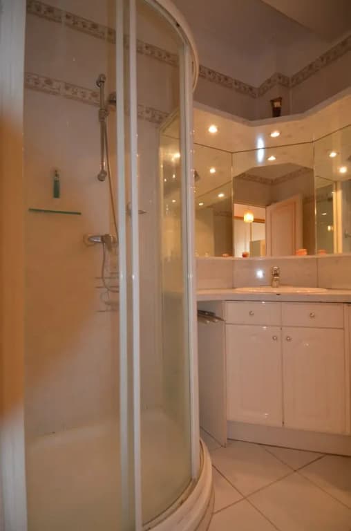 Period apartment 5 persons with Sea View and Parking in Port of Nice - photo 8