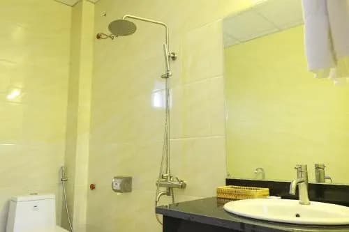 Royal Hotel Halong - Hon Gai - photo 9