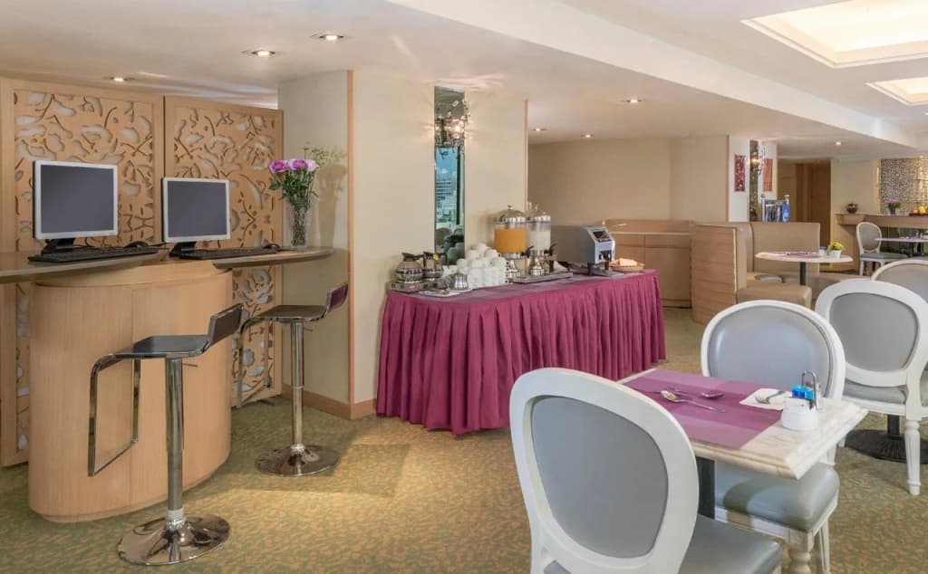 Silka Seaview Hotel - photo 17