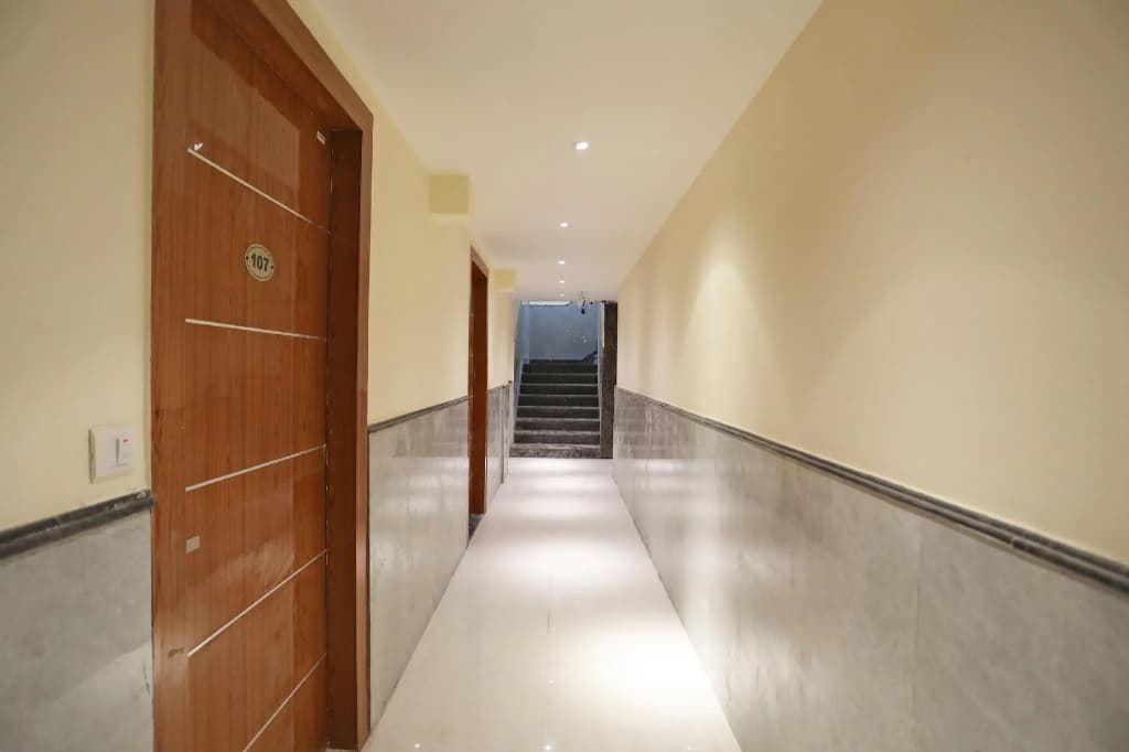 FabHotel Smart Suites - photo 11