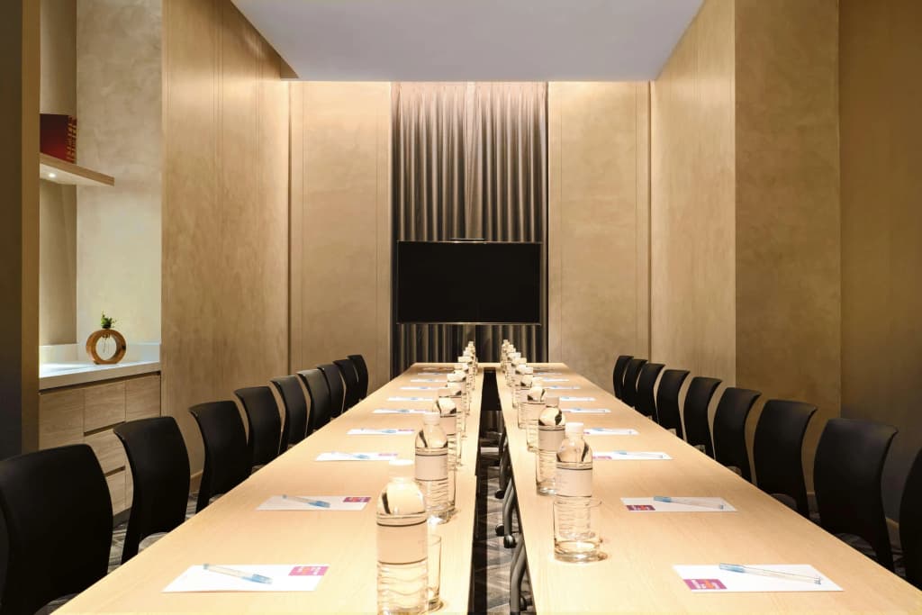 Hyatt Place Bangkok Sukhumvit 24 - photo 16