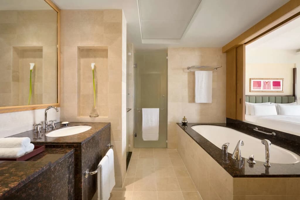 Hilton Muscat Al Bandar - photo 20