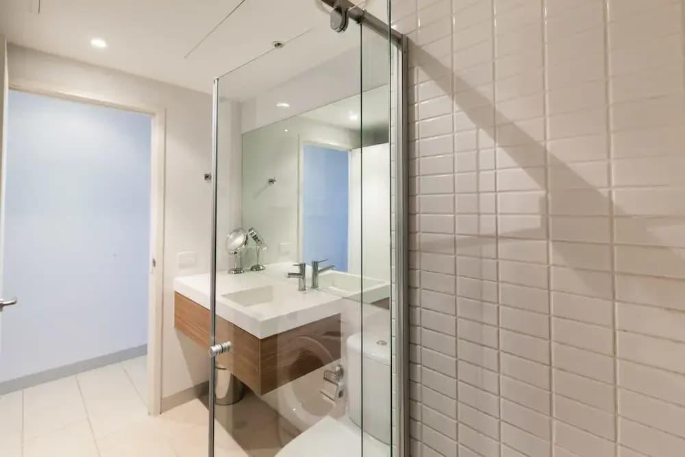 MILES, 1BDR Melbourne Apartment - photo 7