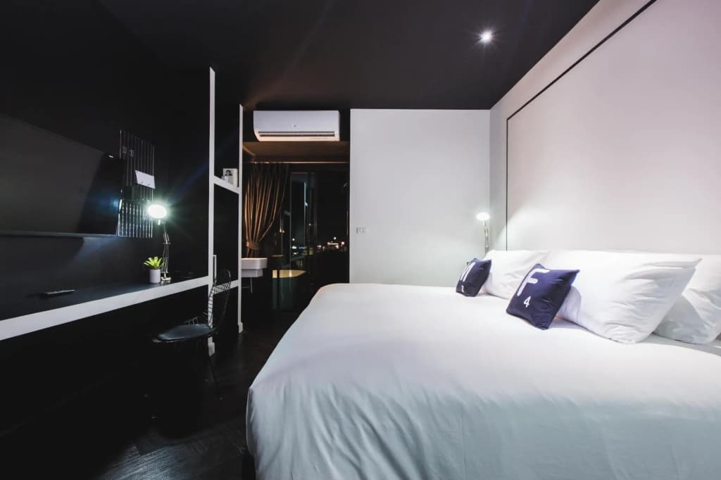 Blu Monkey Hub and Hotel Phuket - photo 3