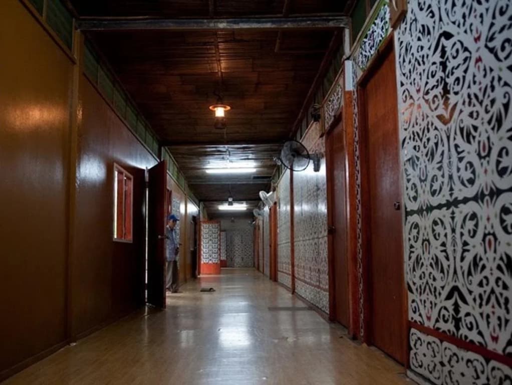 Hotel Longhouse - photo 6