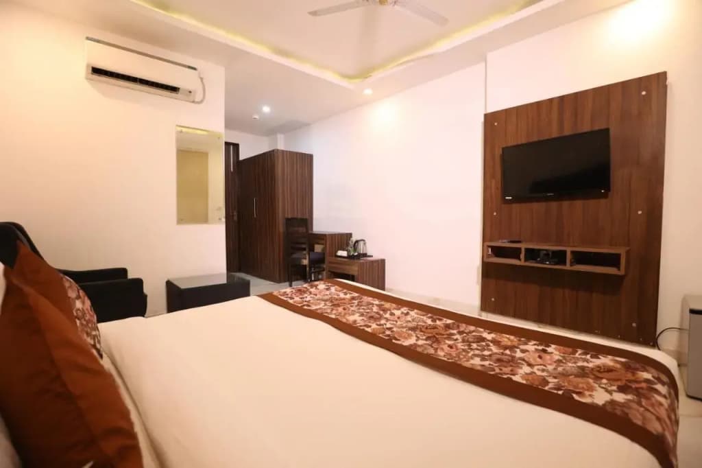 Hotel Milan by Foxi Group-Delhi Airport - photo 19