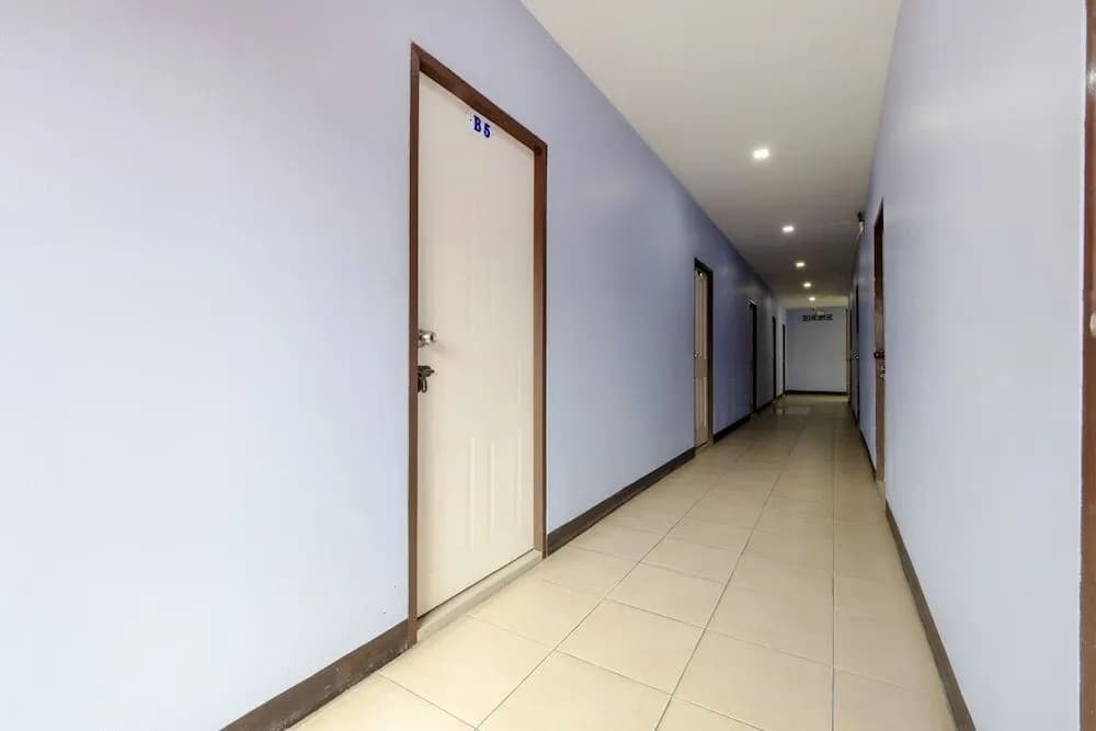 OYO 1030 Cd Mansion - photo 7