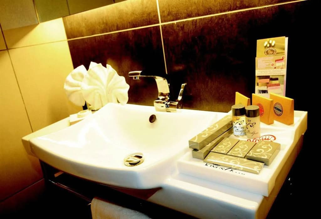 Kings Green Hotel - photo 9