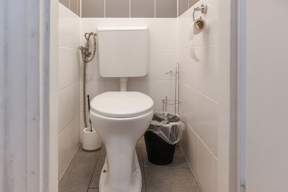 Affordable 1BR Flat for 5 Near Belvedere - photo 11