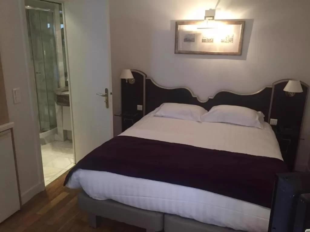 Hotel Unic Renoir Saint Germain - photo 23