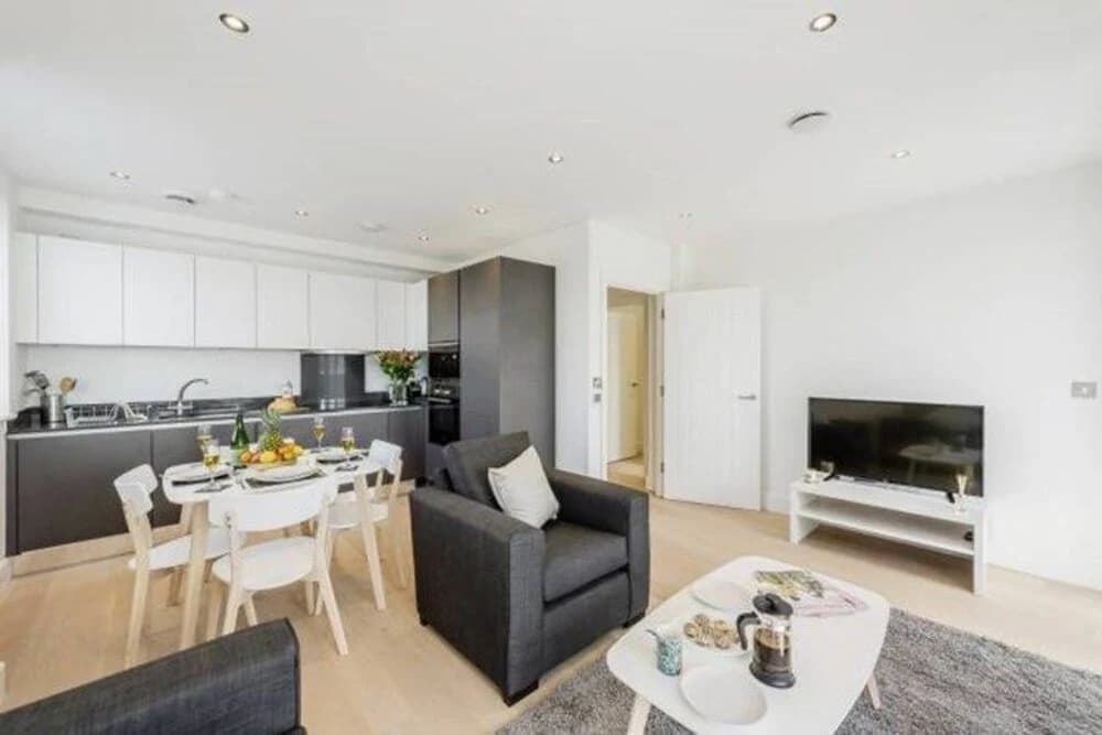 Flying Butler Greenwich Apartment - photo 9