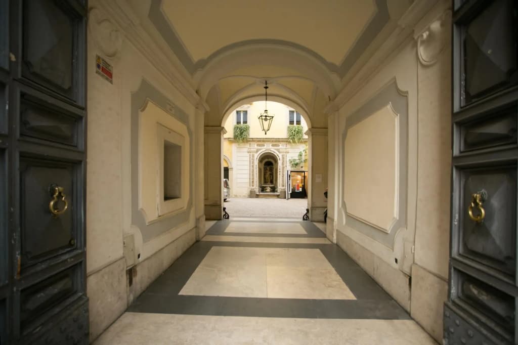 Your Prestigious Penthouse at the Spanish Steps - photo 10