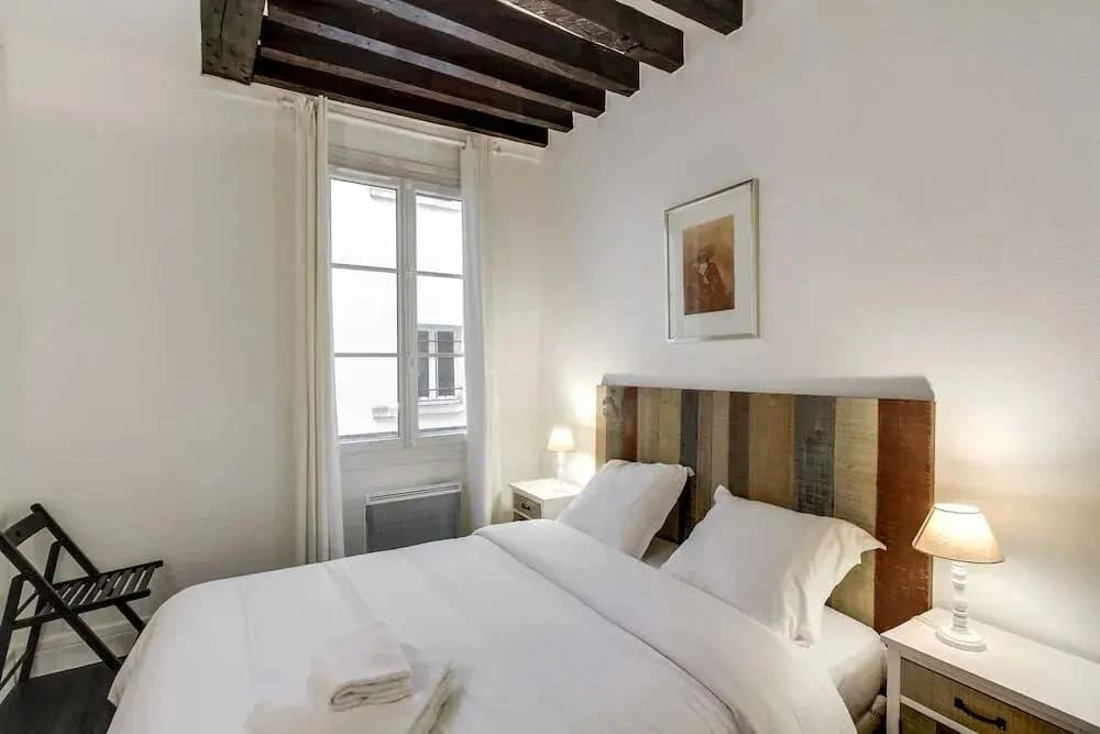 Saint Honore Apartment - photo 1