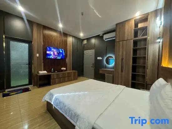 LUXURY Hotel Pham Van Dong - photo 1
