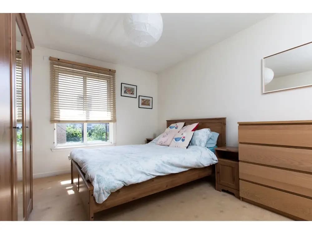 Bright, Modern 2BR Flat for 3 With Parking - photo 5