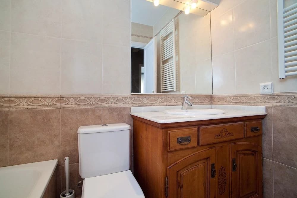 Cute & Spacious Eixample Apartment - photo 8