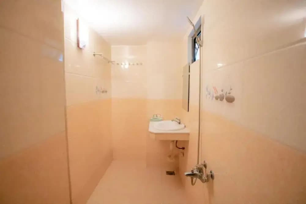 Khanh Gia Hotel - photo 8