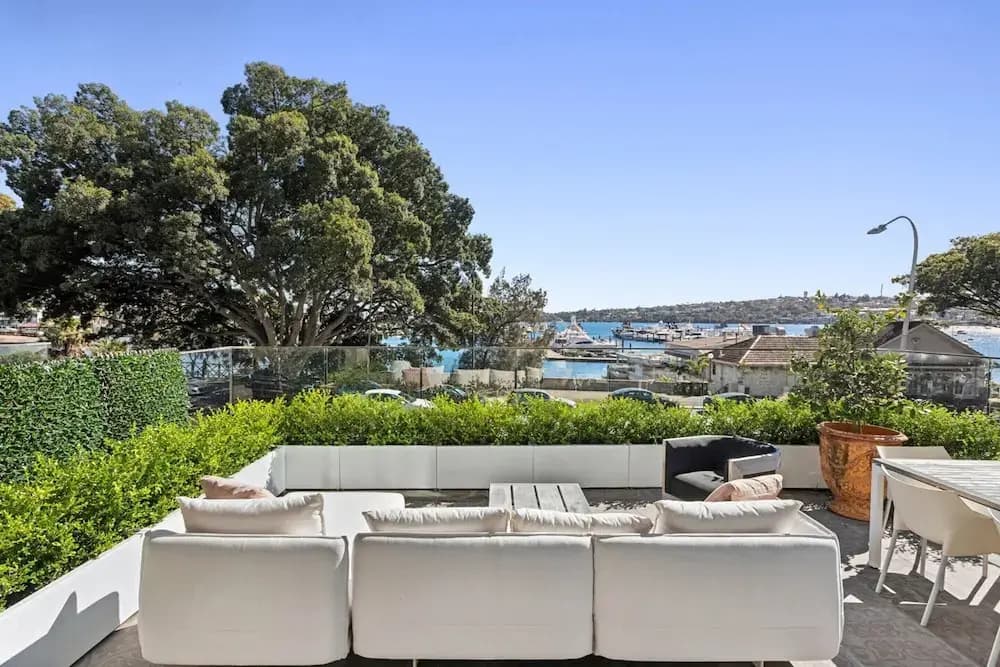 Superb 2-bed Apartment Facing Rose Bay Marina - photo 12