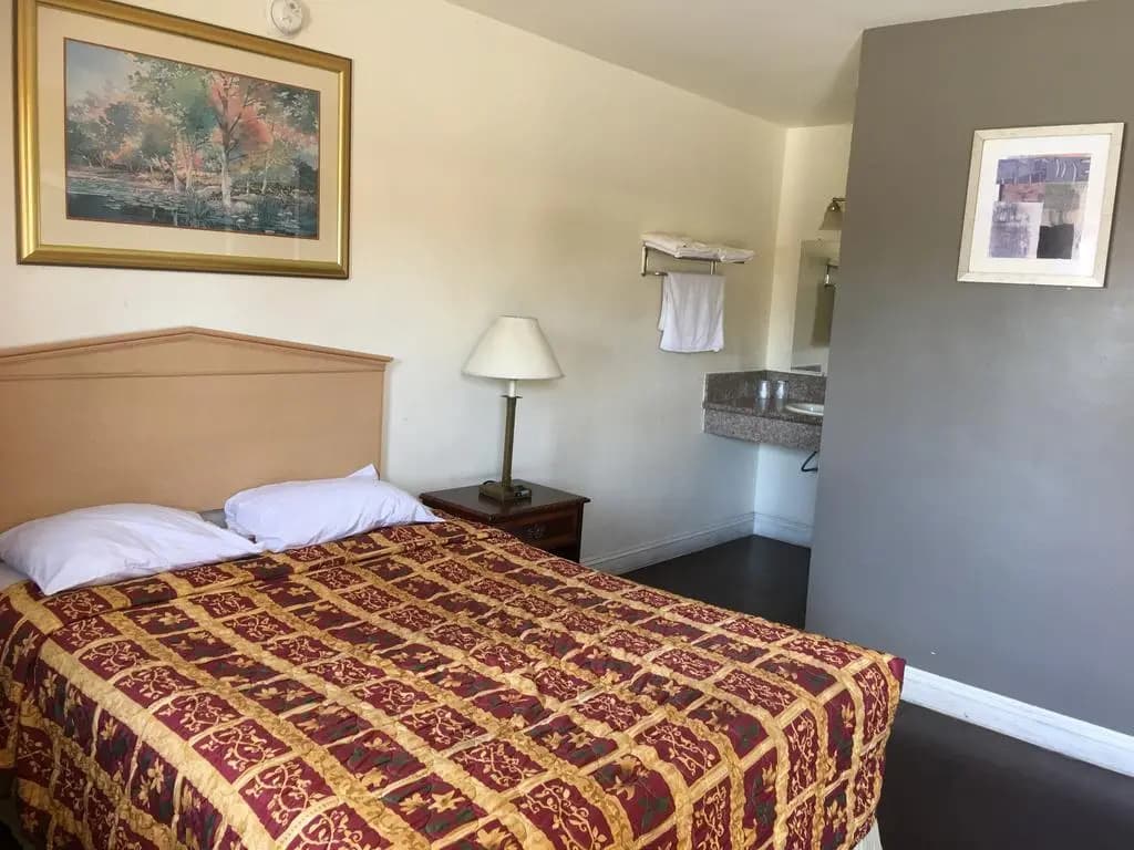 SandPiper Motel - photo 3