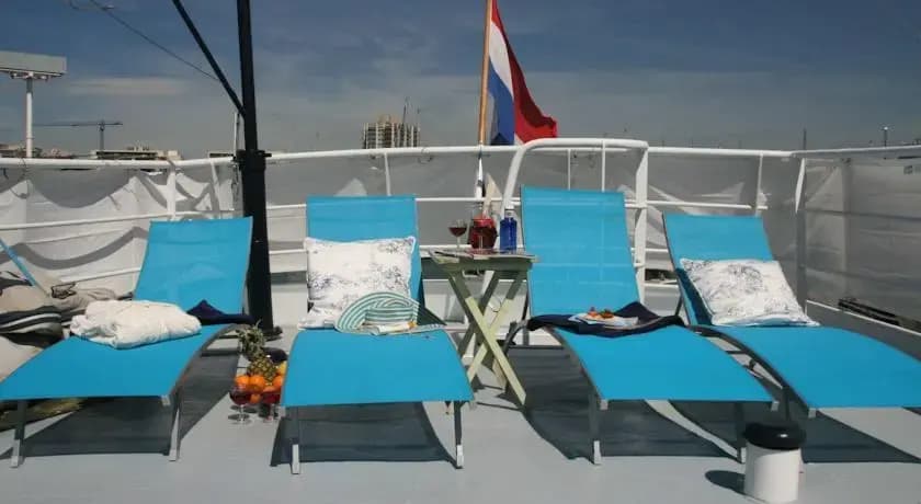 St. Katharine Bed & Breakfast Boat Barcelona - photo 5
