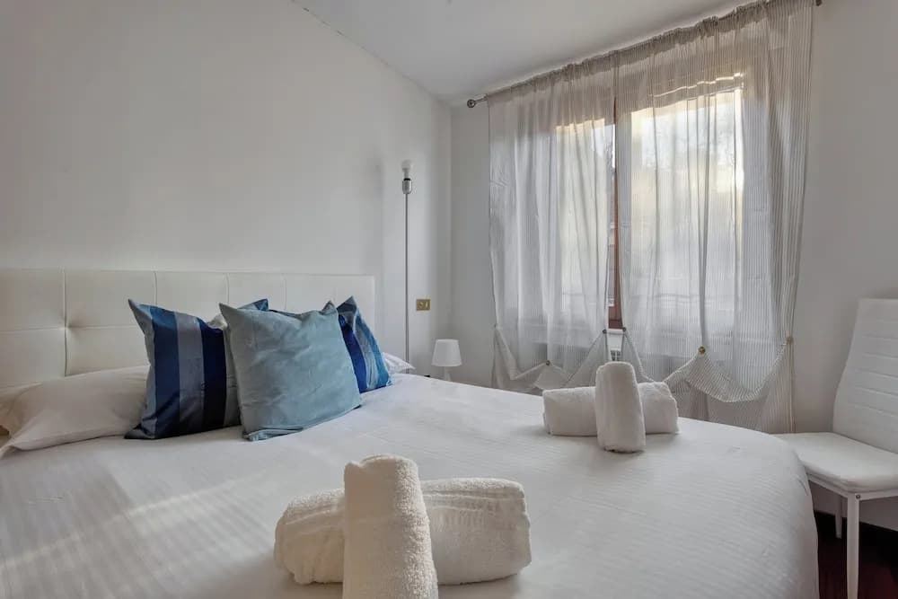Inviting flat near the city centre - photo 4