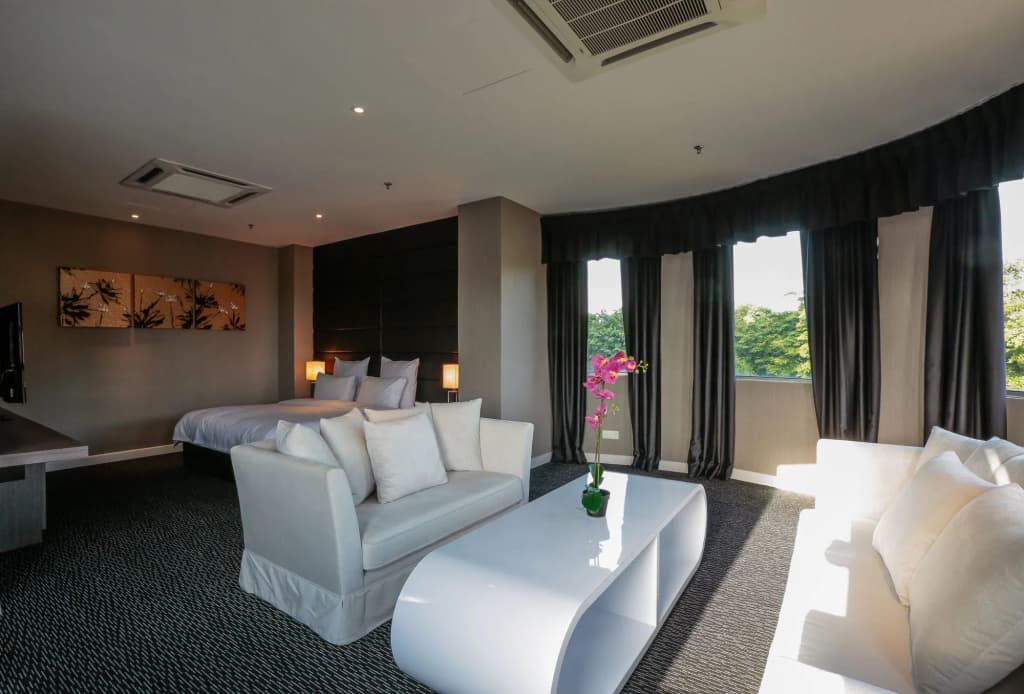 Lax Boutique Hotel - photo 3