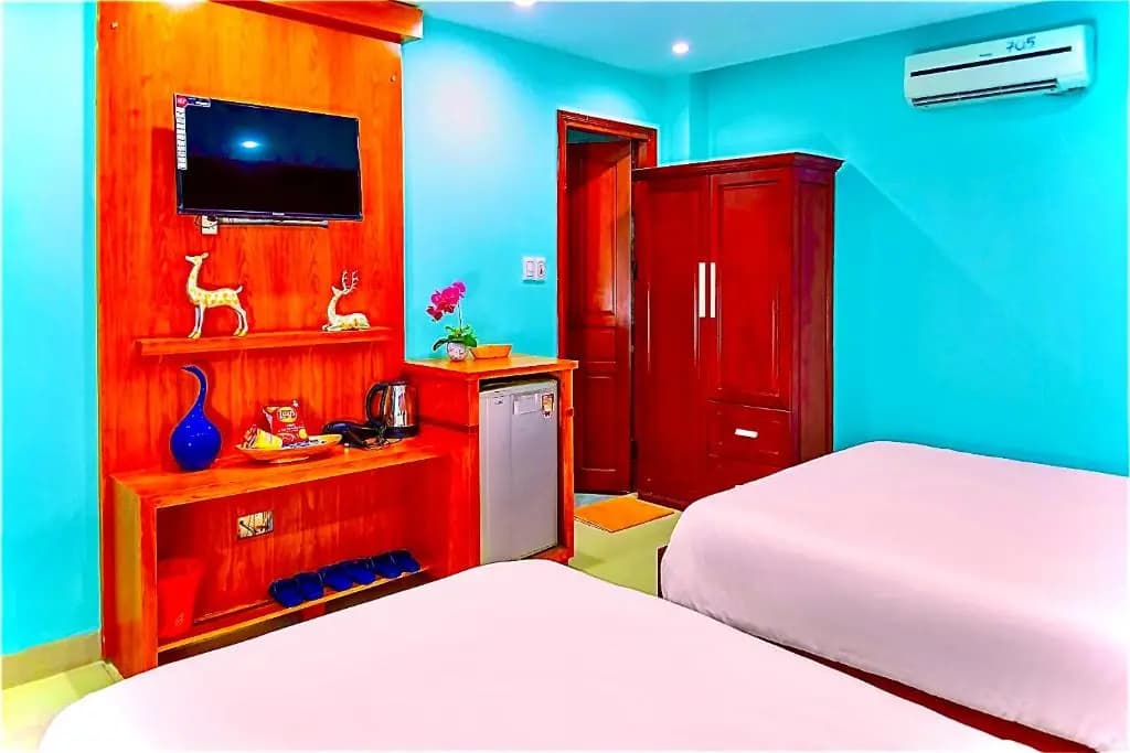 Central Beach Hotel - photo 2