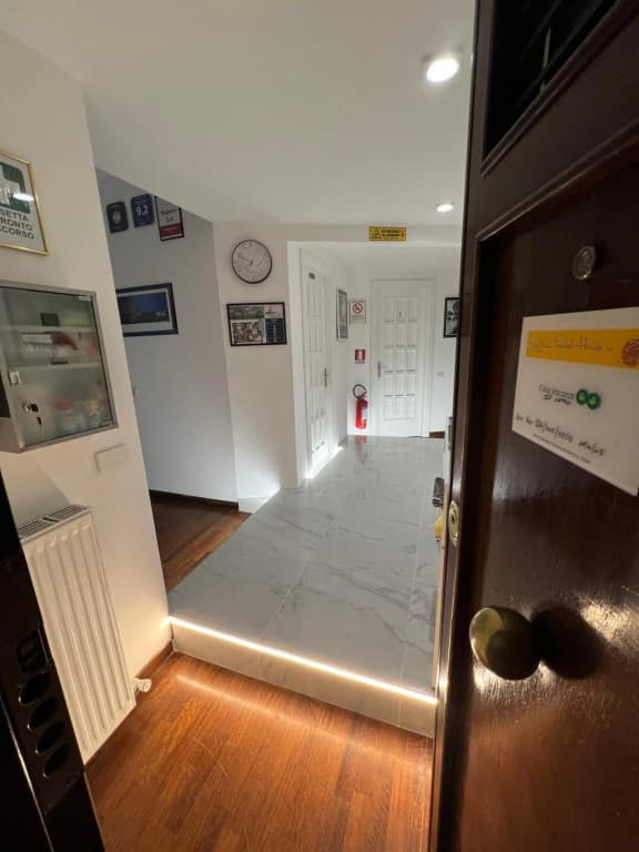 Emi's Guest House - photo 17