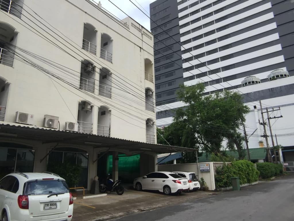 Ekkamon Mansion - main photo