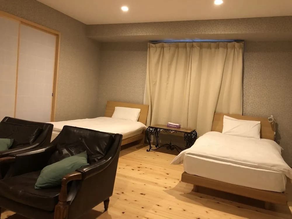 Shimanouchi Luxury Apartment - photo 3