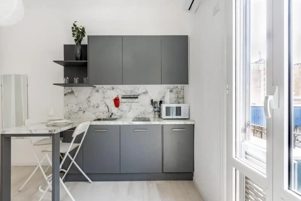 Guesthost - Bright Apt 600mt From Viale Zara! - photo 9