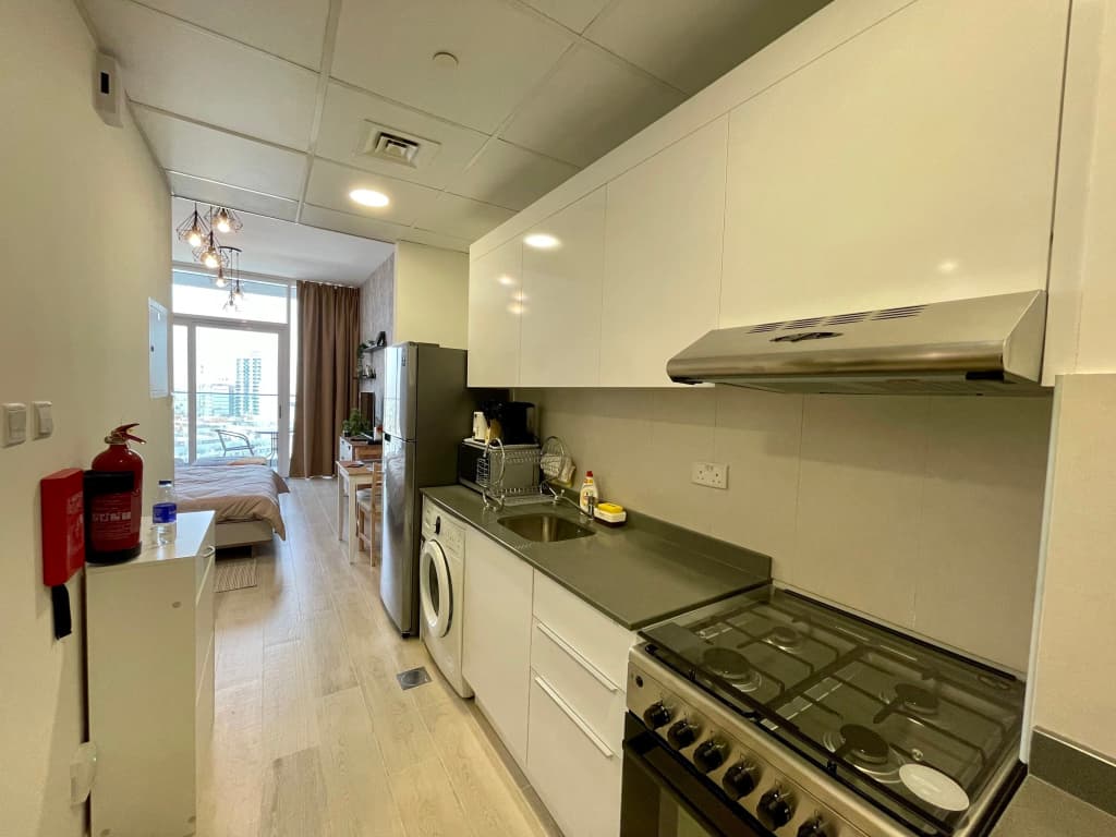 Spacious & Cute Studio with Balcony - photo 13