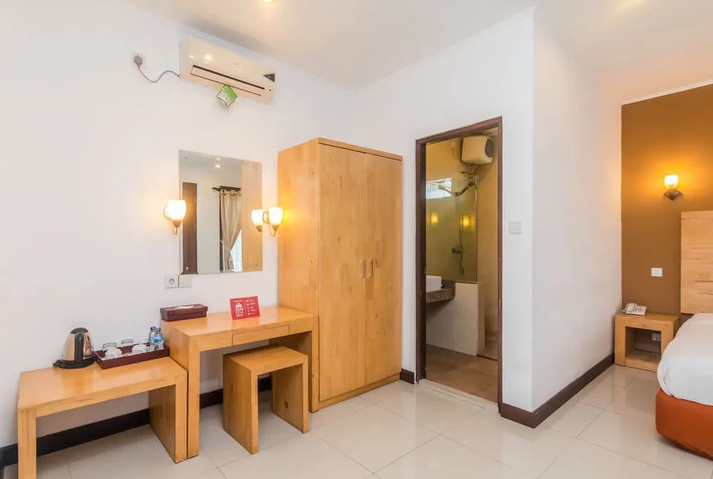 ZEN Rooms Seminyak Batu Belig - photo 3