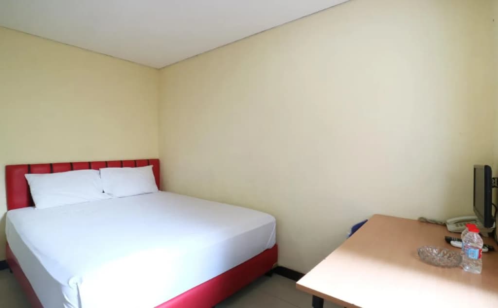 RedDoorz Plus @ Jalan Pemuda - photo 3