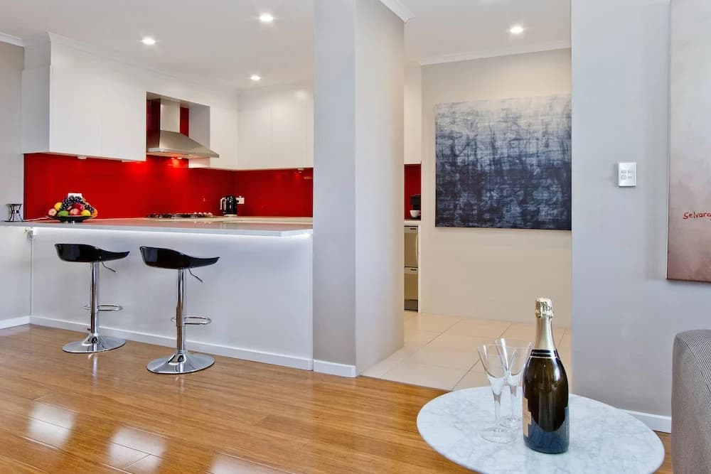 Ample Space In This 1 Bed Apt Also With Pool/Gym - photo 4