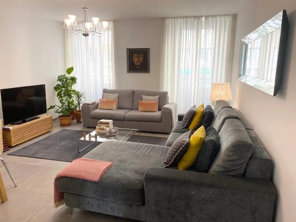 Cozy 2BR Appartment near the Port of Nice - photo 9