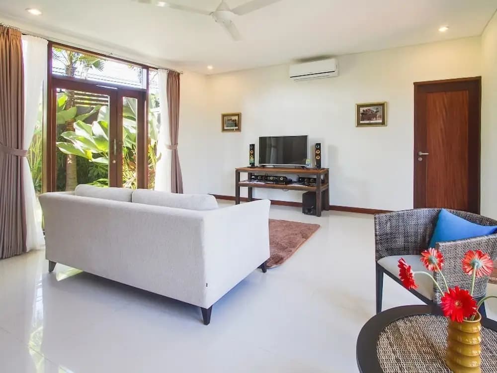 Allegra Villa - Echo Beach - photo 3
