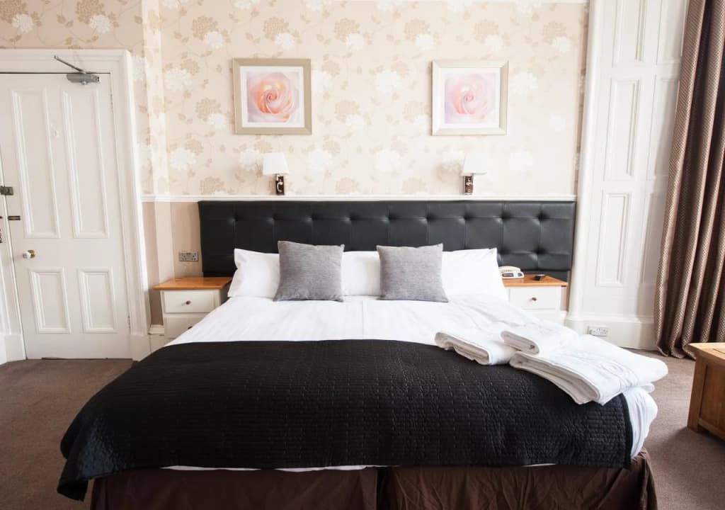 The St. Valery Guest House - photo 3