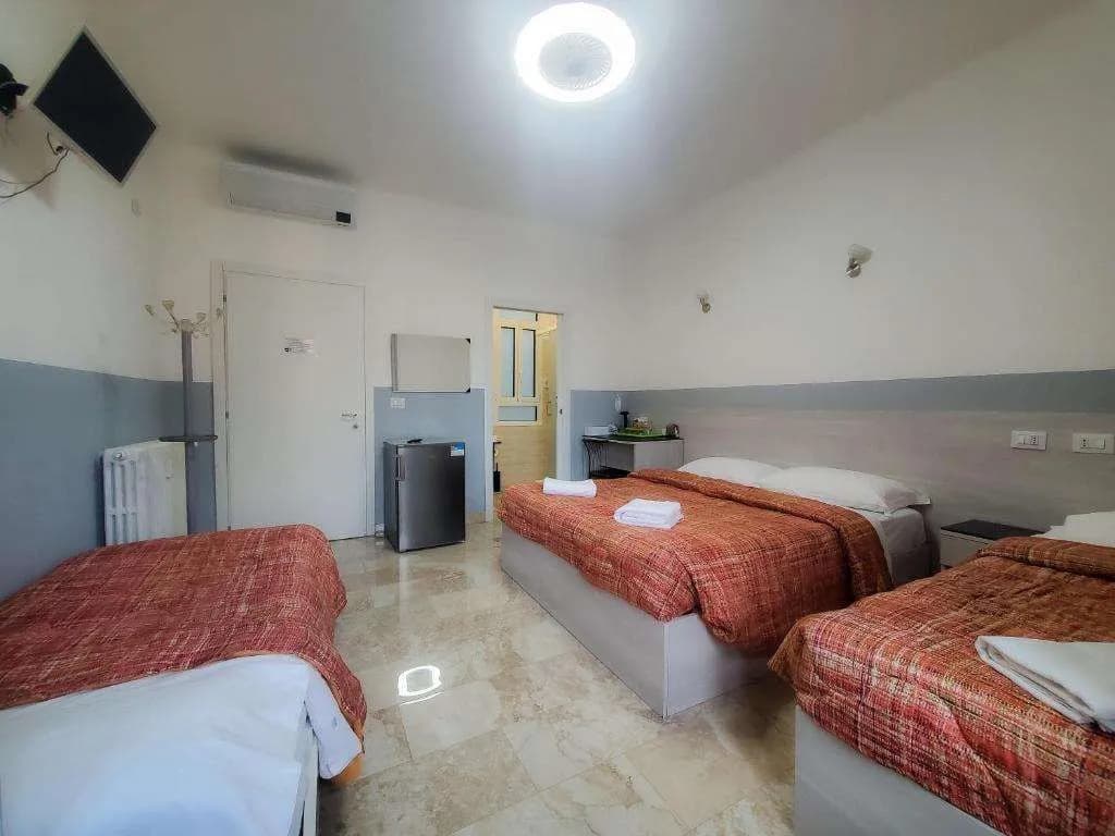 Emmy Hotel - photo 11