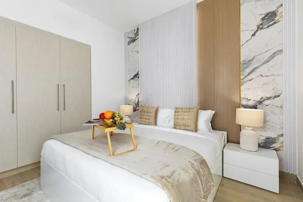 Maison Privee - Sleek Yas Getaway w/ Ferrari World and Canal Views - photo 2