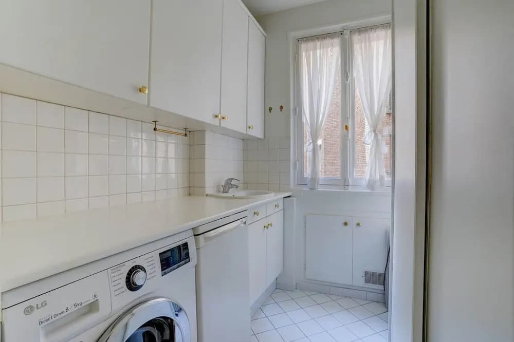 Passy Glow 2BR Home in the 16th Arrondissement - photo 11