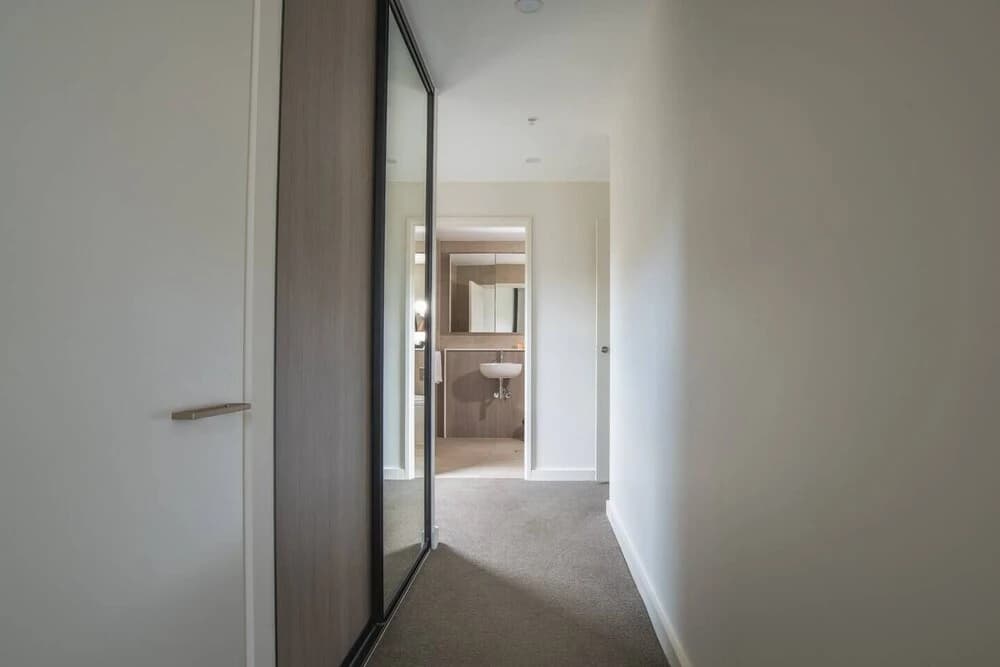 Bright & Modern! 2bed 2bath APT With Parking - photo 10