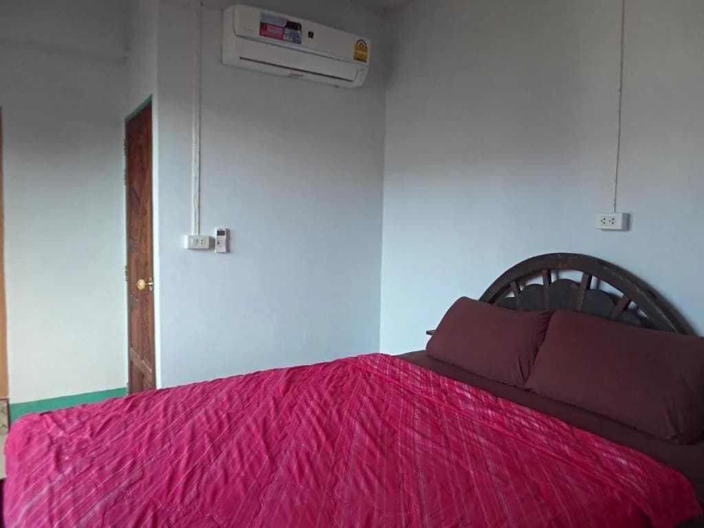 Gems Guesthouse - photo 2