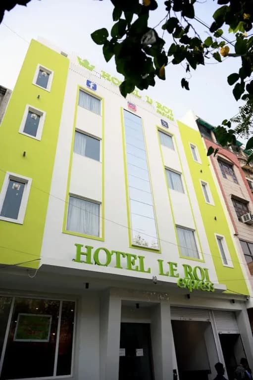 Hotel Le Roi Express Karol Bagh - photo 39