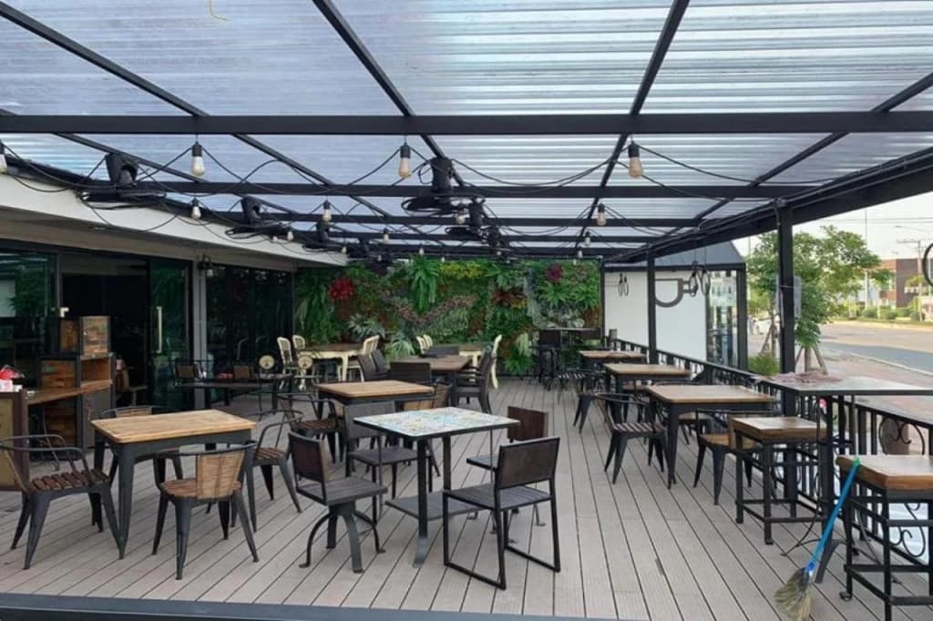 Frankie's Inn - photo 11
