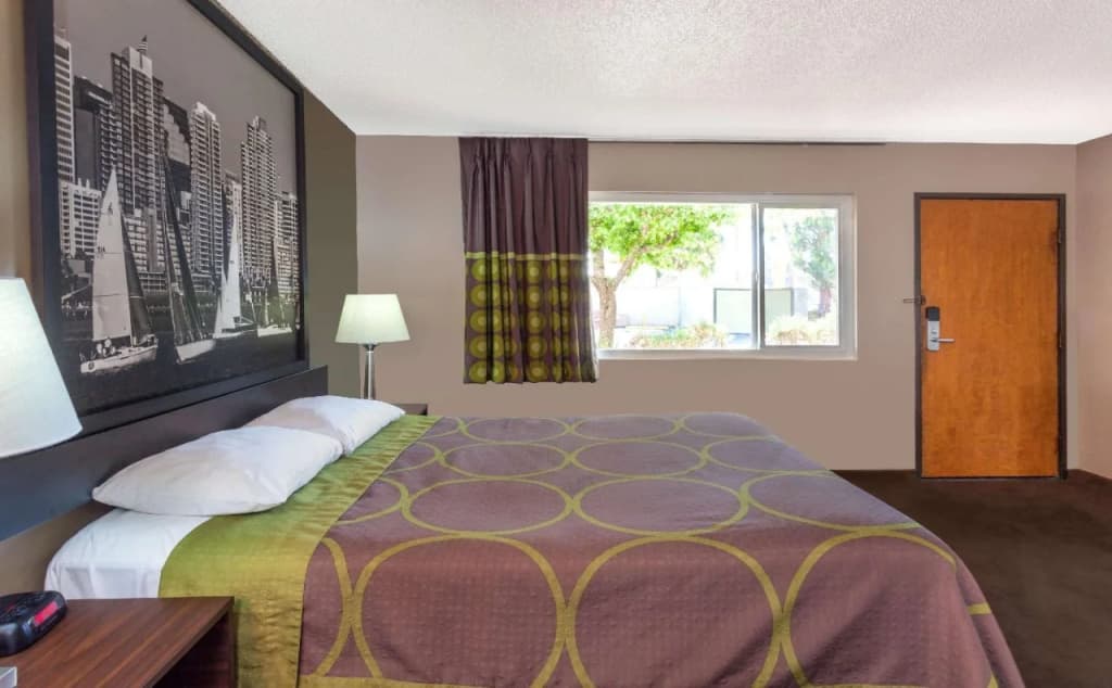 Super 8 by Wyndham Canoga Park - photo 3