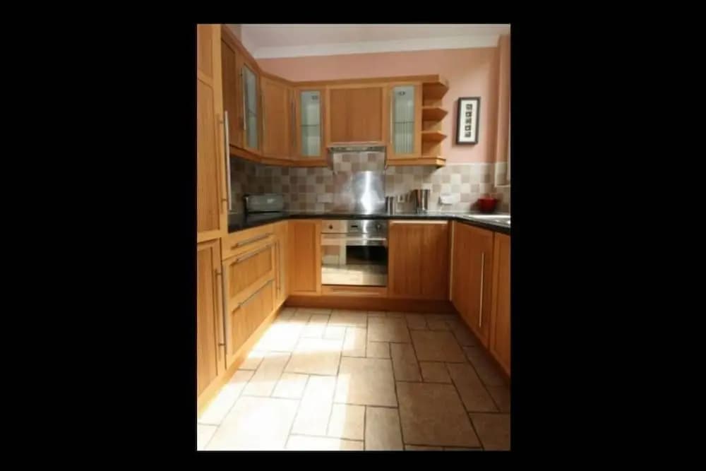 Central Waterfront Flat With Great Views - photo 10