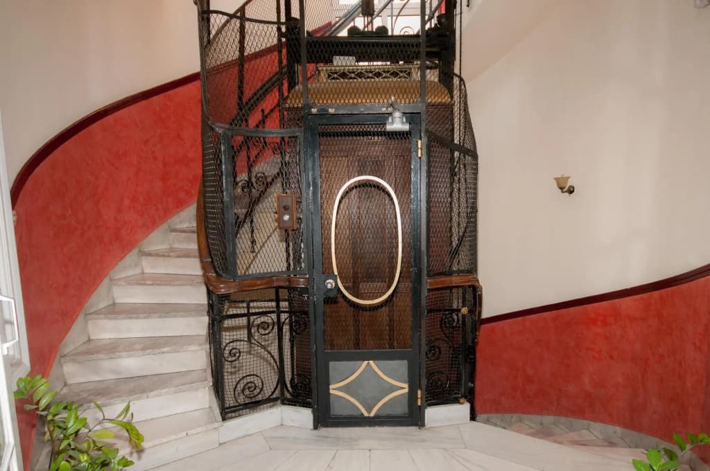 Cecil Hotel - photo 17