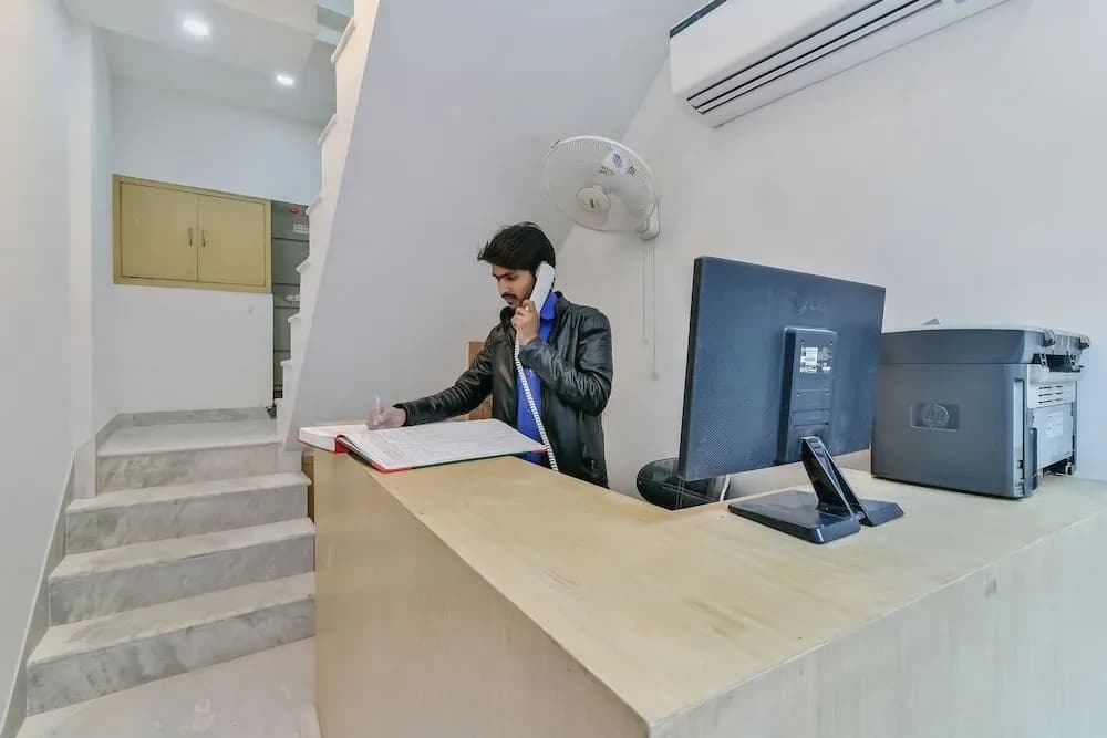 Vaccinated Staff- OYO 28237 Hotel Bramhaputra - photo 14