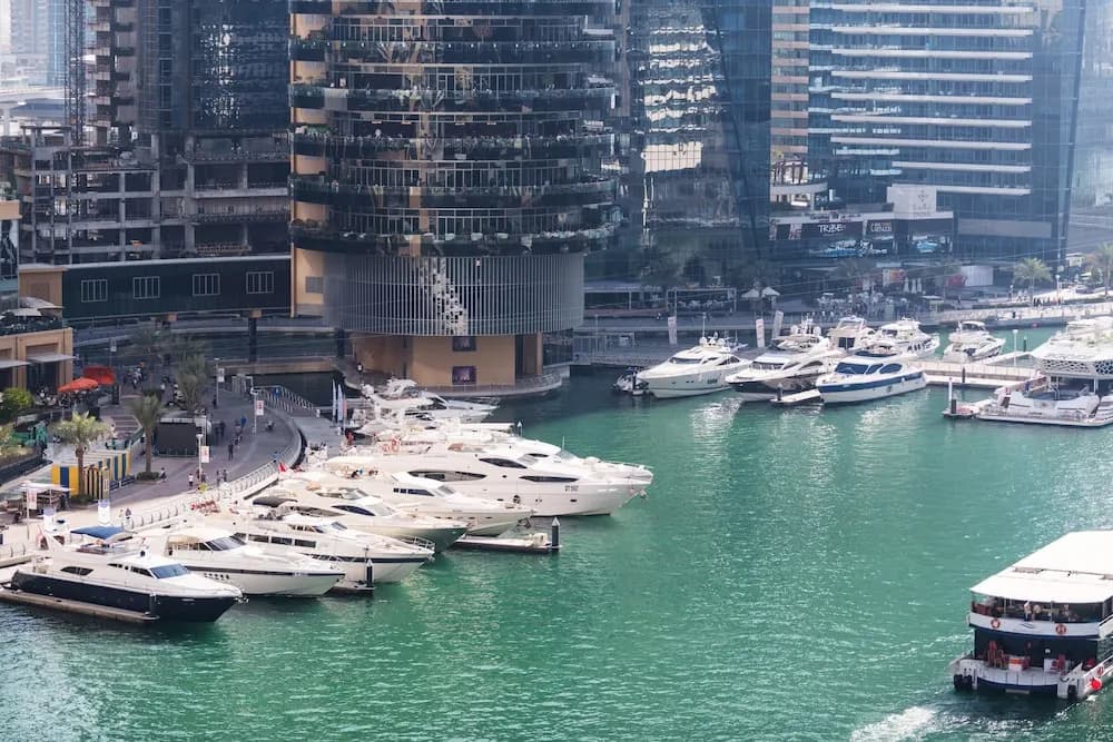 Luxury Staycation - Continental Tower - photo 10